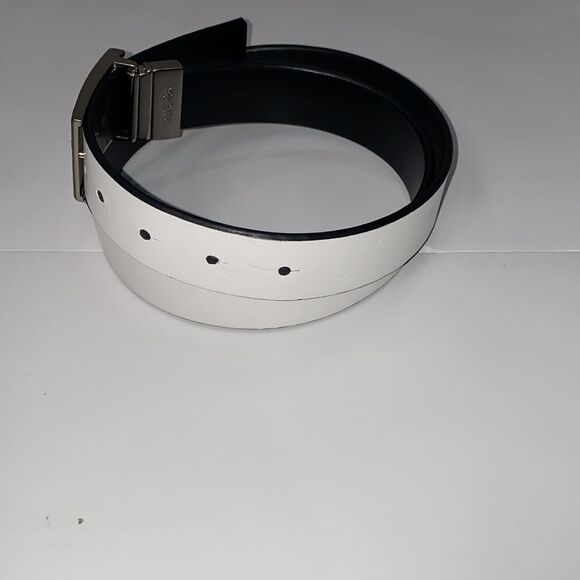 Kenneth Cole Reaction Reversible Black White Belt - Picture 6 of 12